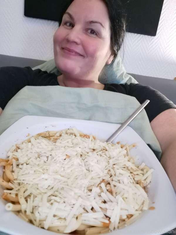 Lunch time ⌚ Family bowl of pasta