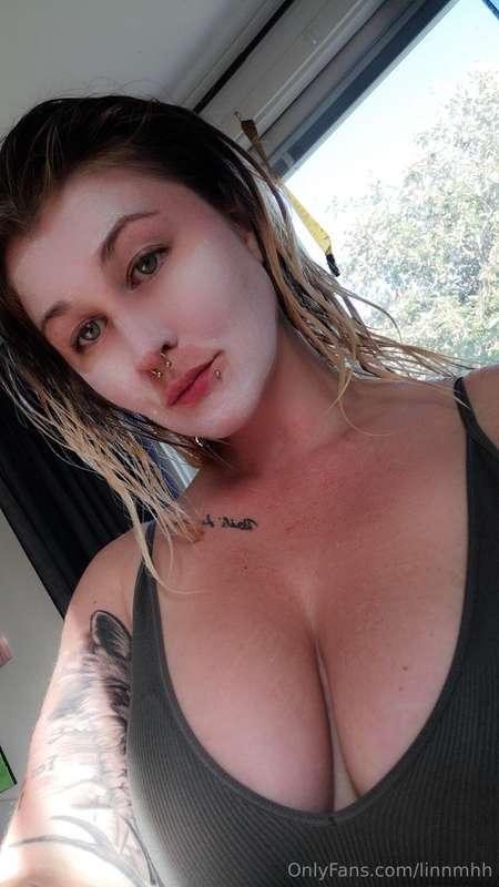 Ansiktsmask och nyduschad 🫶🏻