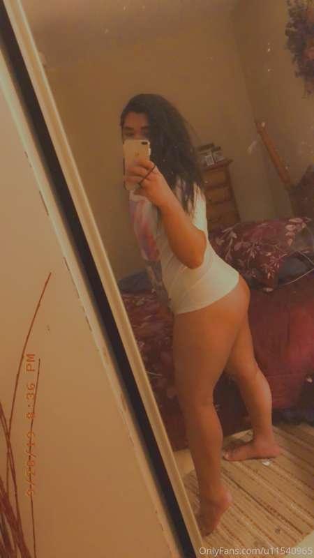 Be quite and look at me 👅
