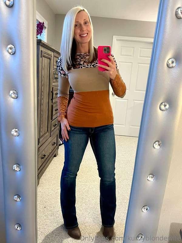 kurvyblondewife main image