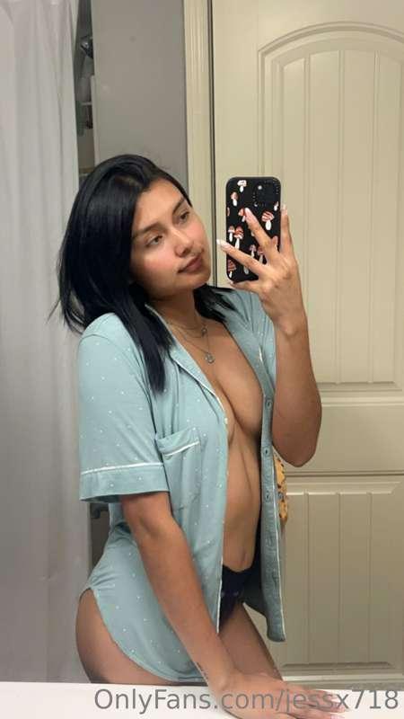 Goodnight babes💙 
Anyone who tips gets a nude 😉 but anyone w..