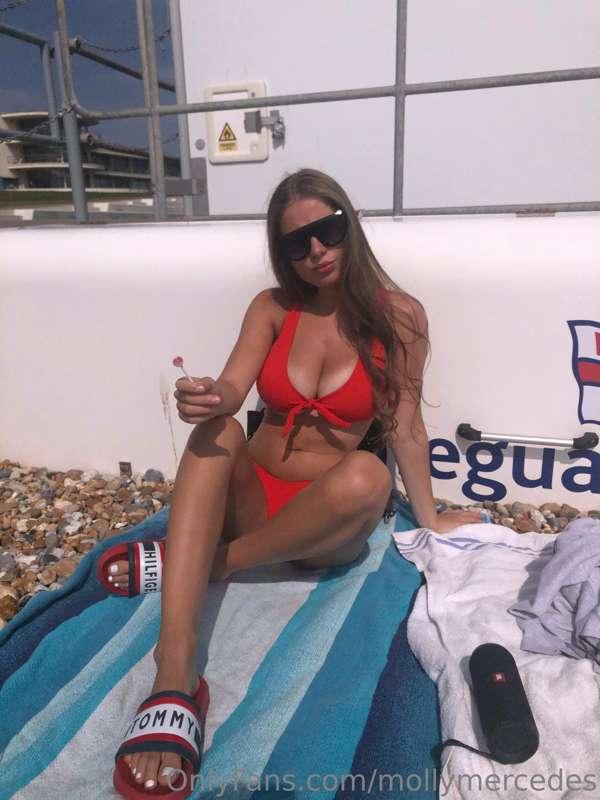 Beach kinda day 😘🌞