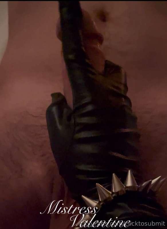 Something wicked this way cums… Want to see my sweet slave b..