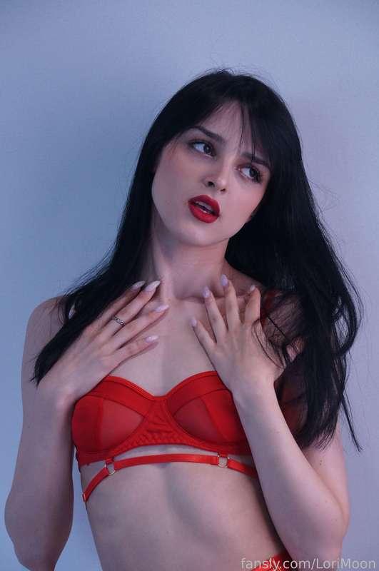 lorimoon image #1