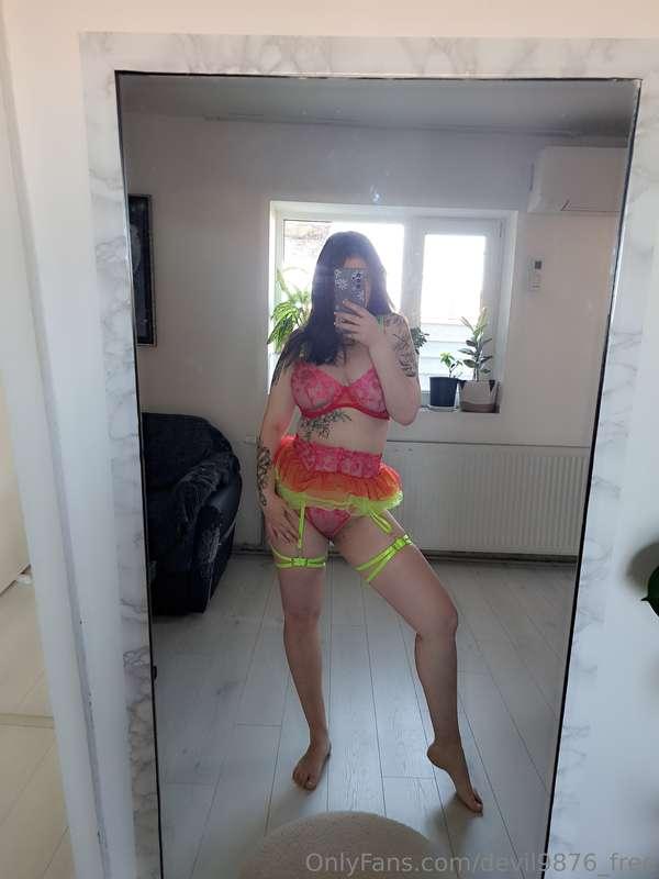 Imagine my boobs wrapped around your cock 😋