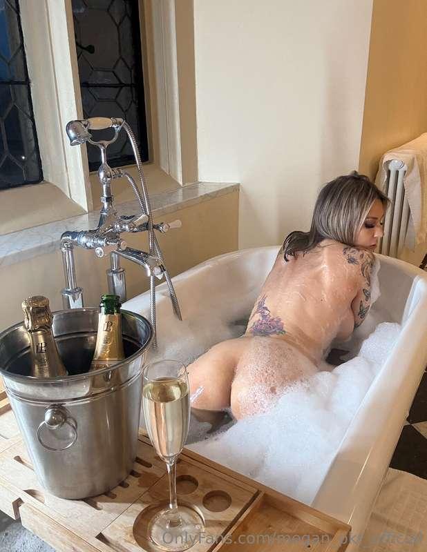 Do you like my bubble butt? 