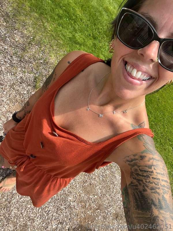 When you get a new boob tattoo and it’s sunny out ! Beautifu..