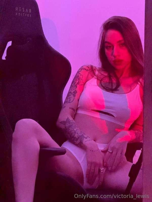 🟡She @l_hunnybunny_l needs your cock more than ever🟡 This be..