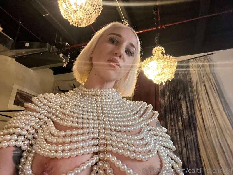 Would you give me a pearl necklace? 🤪💦