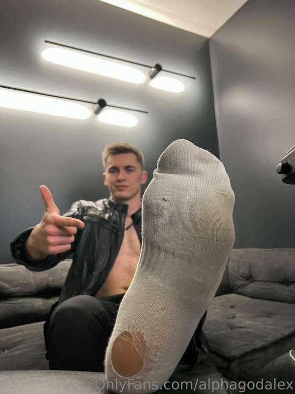 Who would have thought… leather and a ripped sock 😈😏