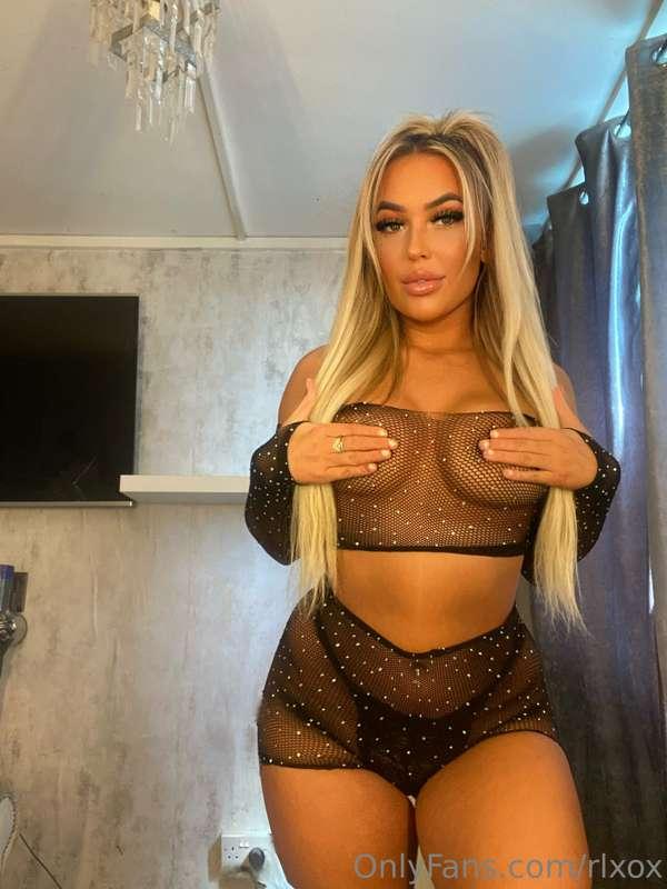 Who’s ready for a weekend of fun😉💦