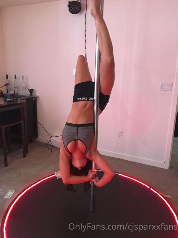 Considering taking pole fitness in the new year 💪🏼 What do y..