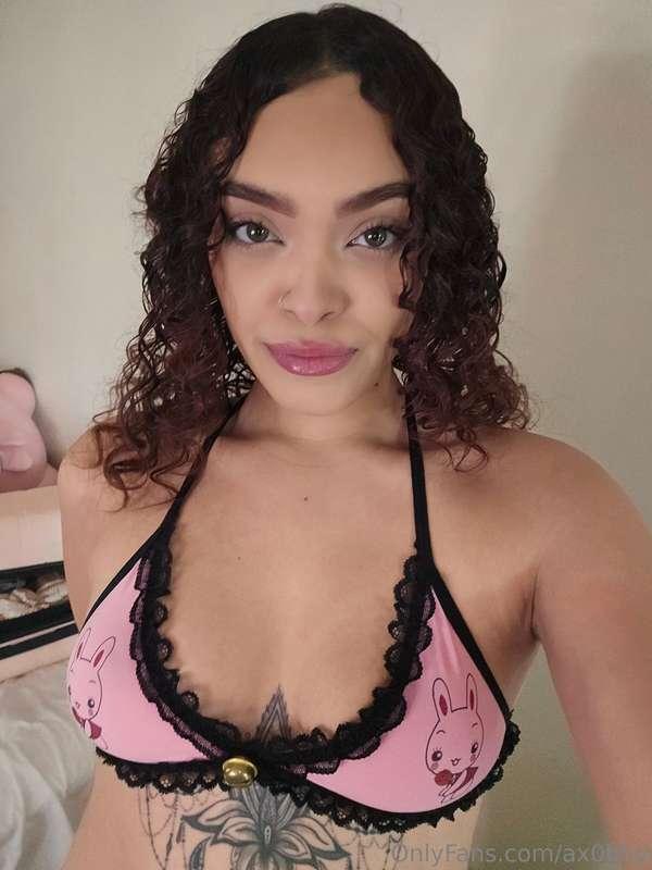 Posting new content and answering ALL my dms today :) I'm fi..