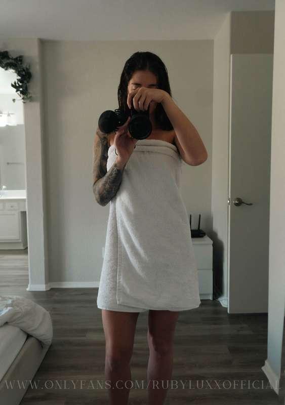 Swipe and I'll show you what's under the towel...😏 