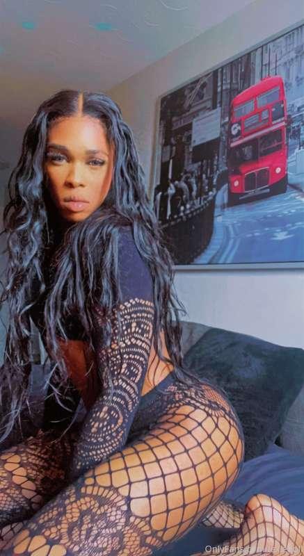Did somebody say fishnets !? 🔥💦👅