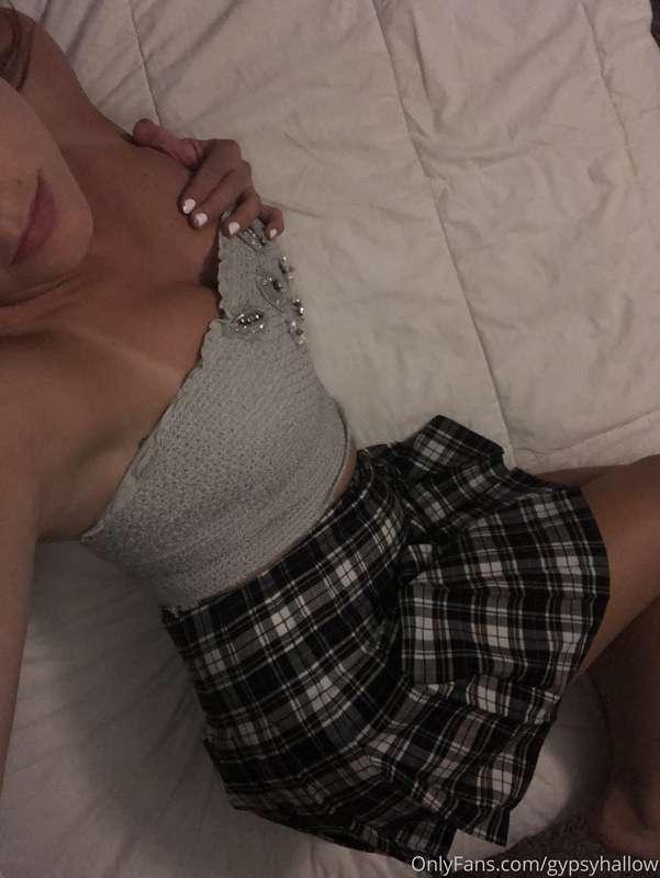 Who wants to see what’s under this? DM me and I’ll show ya. ..