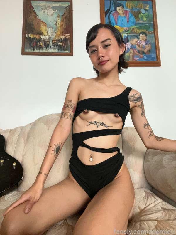 zoemieu image #5