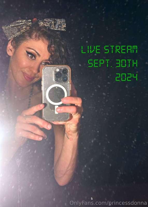 Dirty mirror, filthy Princess 🥳 LIVESTREAM Monday Night PST ..