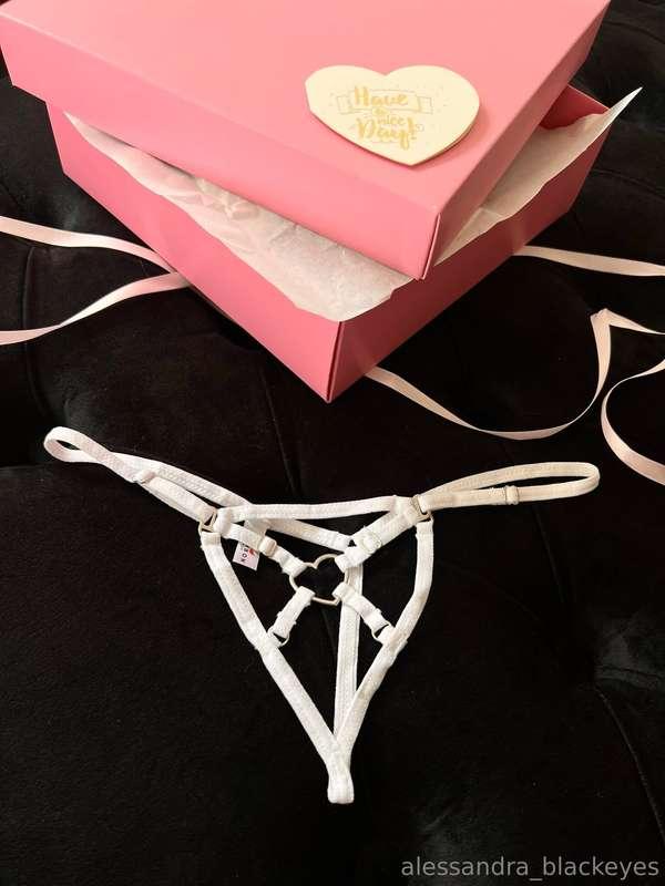 alessandrablackeyes image #0