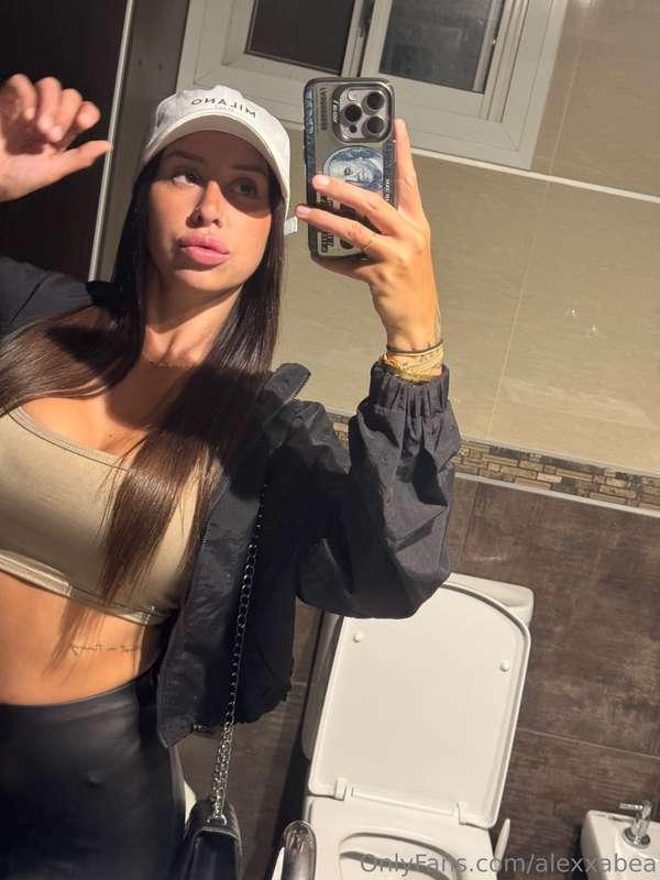 Sweet like candy, but I bite 🍭😋