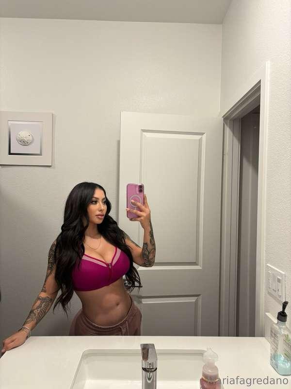 there's something REALLY naughty in your DMs tonight🥵