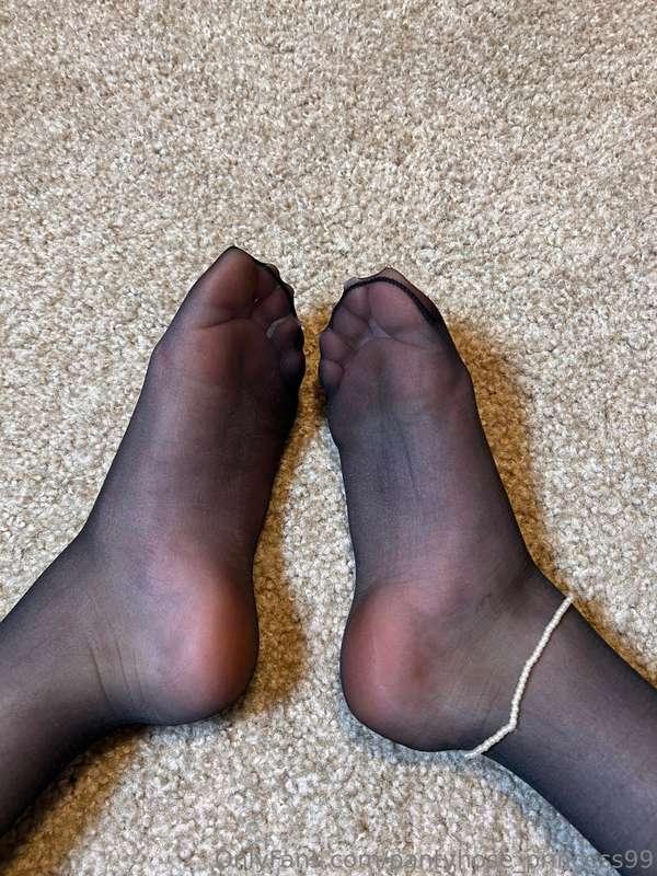 pantyhose_princess99 image #1