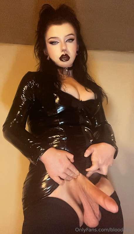 Get it nice and wet before I bend you over and fuck you sens..