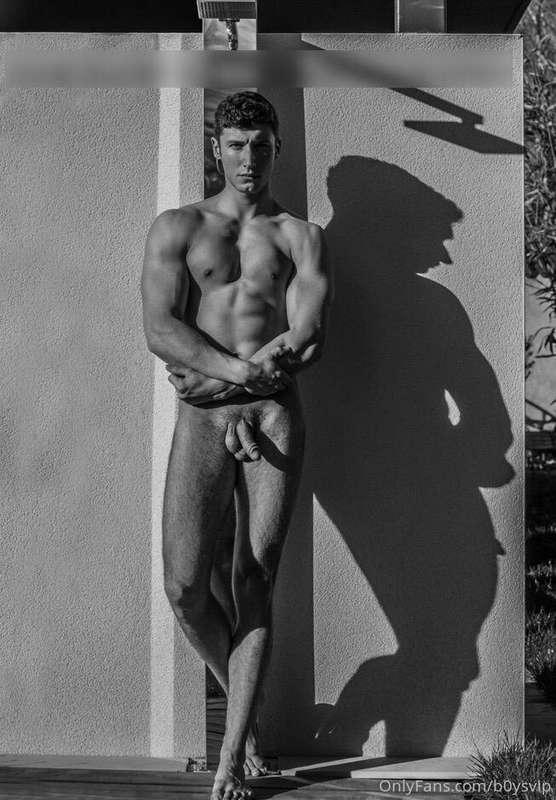 How beautiful the sculpture of Michelangelo.@redclark. But h..