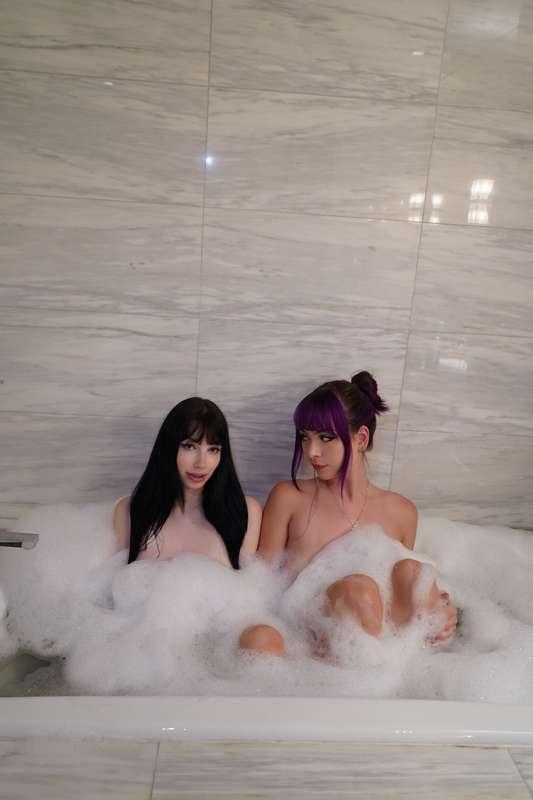 bubble bath anyone? 🫧