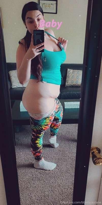 My huge ass in and out of leggings. 😘 please dont forget to ..