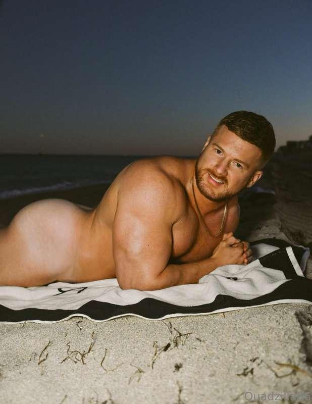 Sunset on the beach and everyone’s gone… what we doin now? 😈