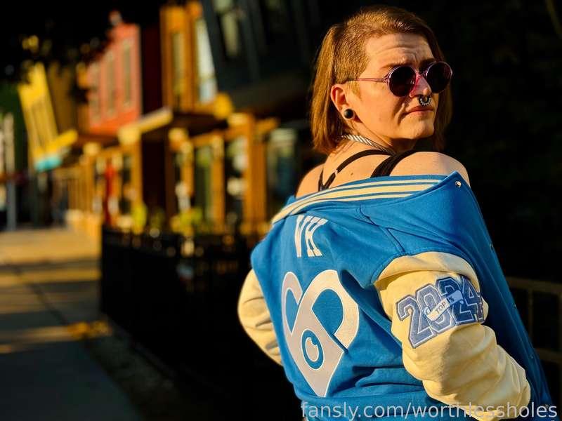 worthlessholes image #6