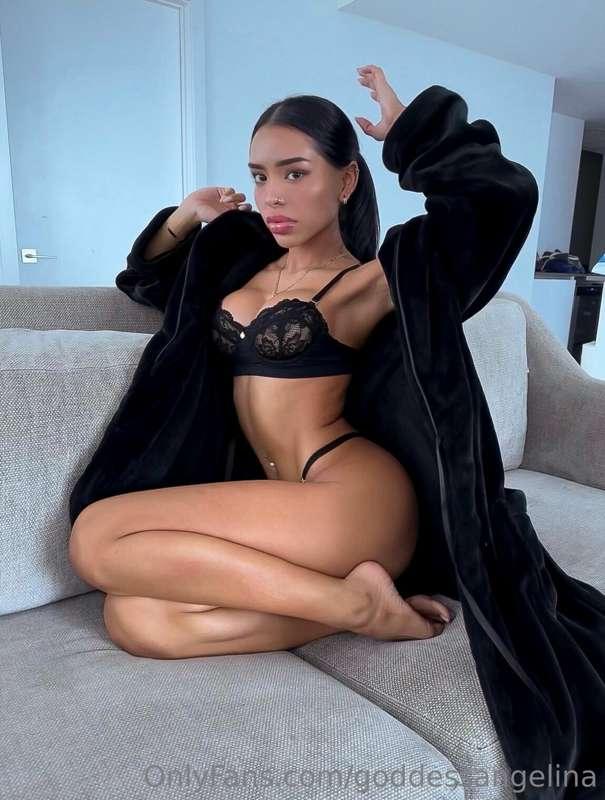 Cum get on my level 🖤