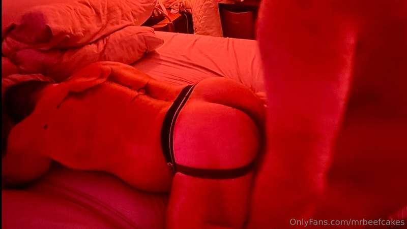 Giving it up to a sexy daddy bear!
