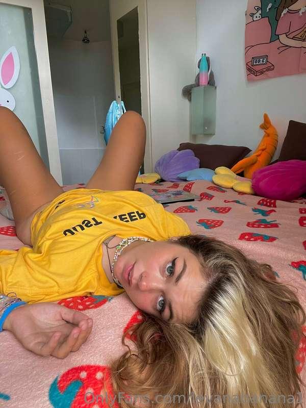 Swipe to pound me hard upside down 😋