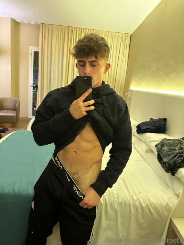 frostyboy image #0