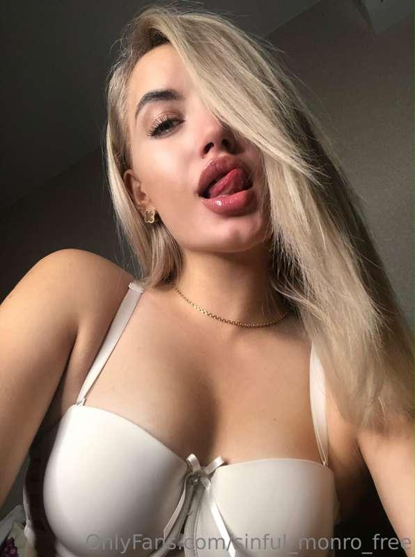 Wanna take a lick ?👅