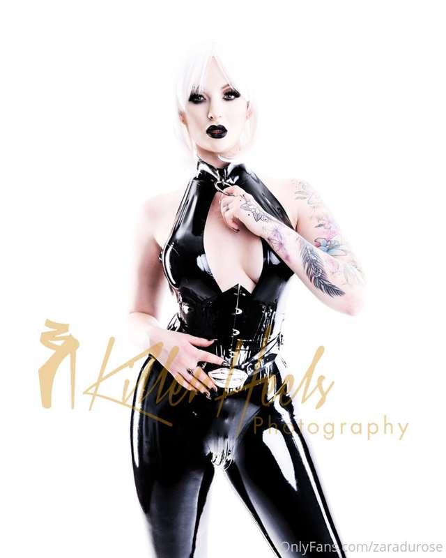 New latex pics x