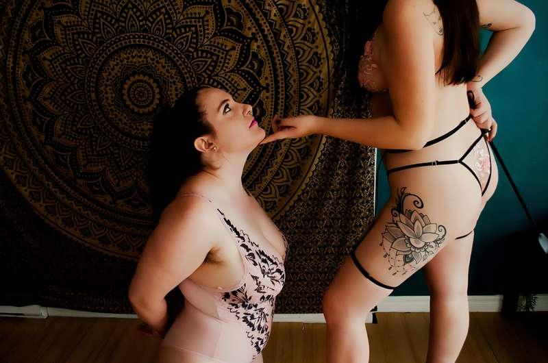 I'm a submissive at heart 💕 with @mara_elysse by @boudieparl..