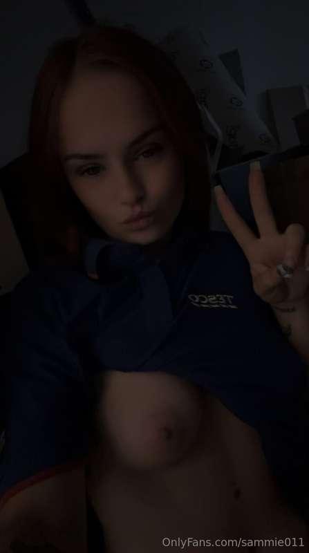 i hope my boss doesnt see this🙈😩p.s sorry i havent been post..