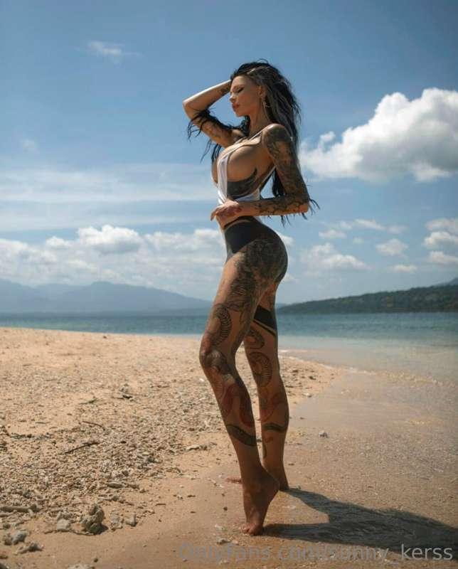 Do you want to escape with me on this wild 😝 beach 🏝️