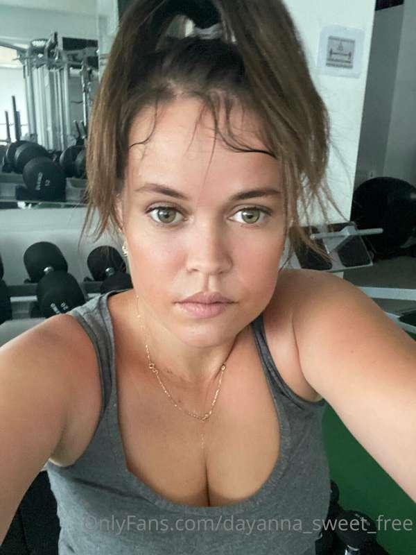 😘