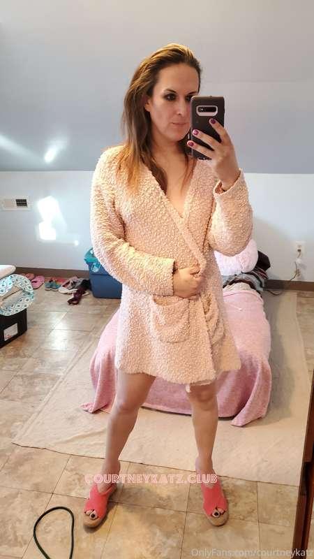 Hello fans. Hope you're having a good day!