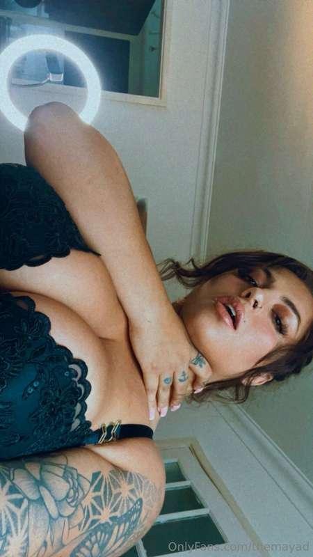 Imagining it’s your hand wrapped round my neck instead 