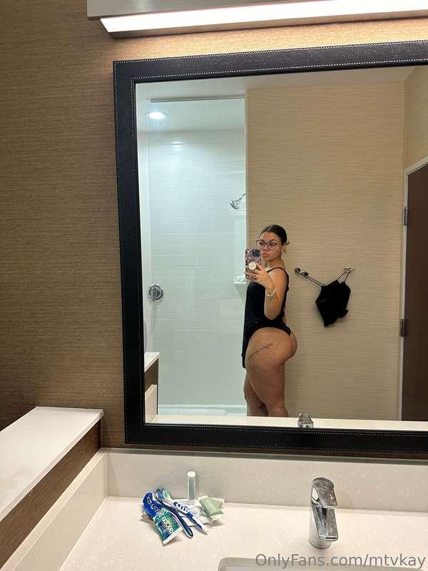 Fuck me in my grandmas bathroom