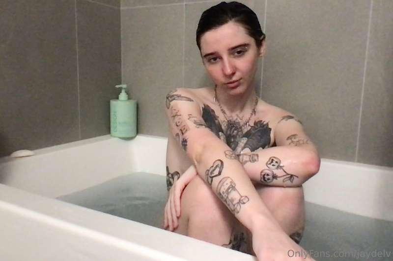 How badly do you wanna see the video I took? 👀