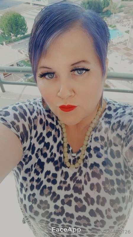 Oh bring on the summer it's freezing xx