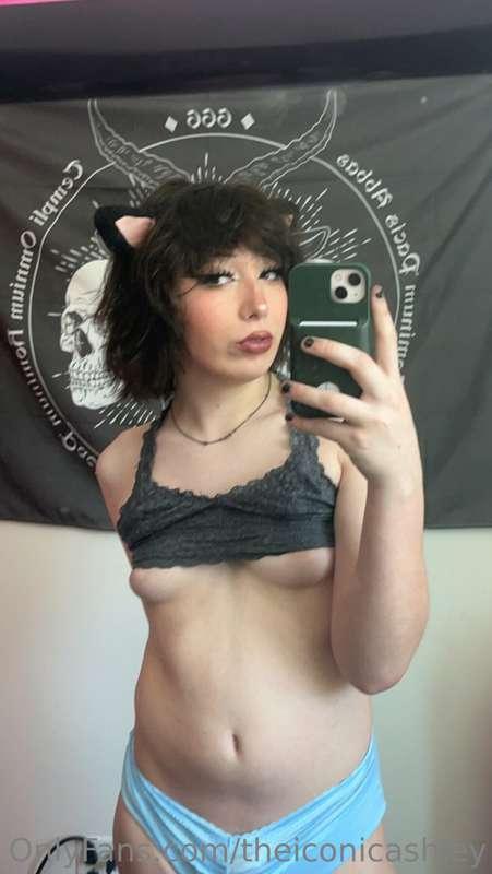 whaddya think of the new hair guys!!! be honest :3, (and my ..