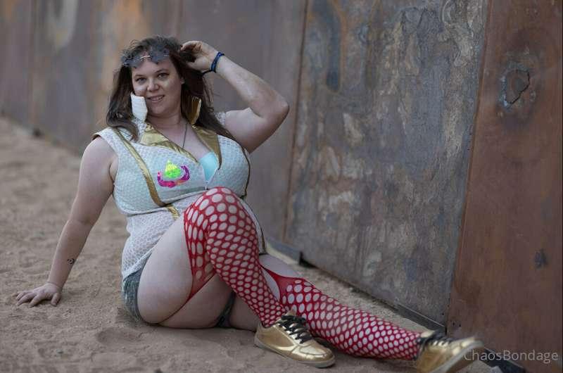 Funsies modeling at a vacation. Sometimes I indeed wear clot..