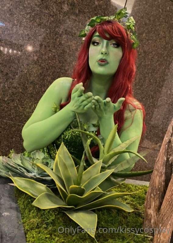 Happy St. Patty’s day :3 

Swipe for 🍑